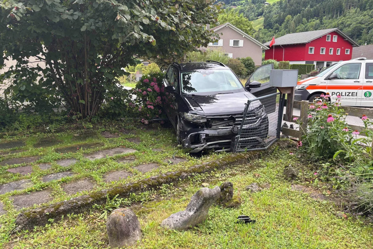 Unfall in Flums SG – Frau prallt gegen Gartenzaun