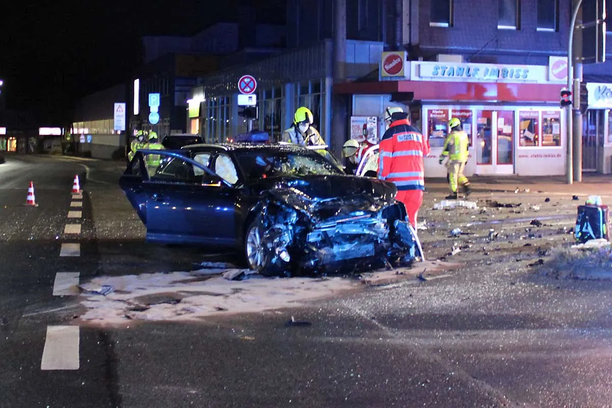 Bad Oeynhausen - Drei Menschen schwer verletzt