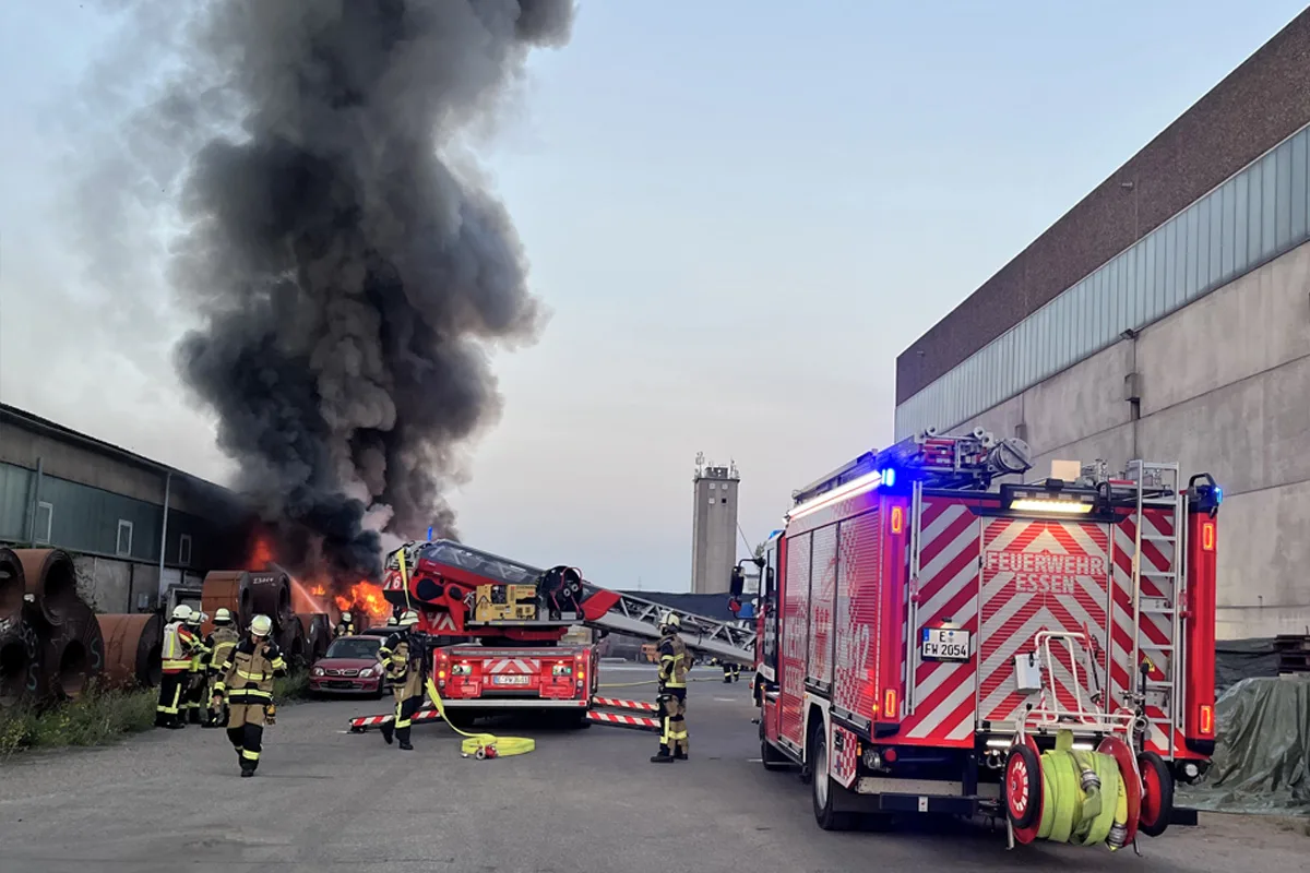 Essen NW – Großbrand im Stadthafen