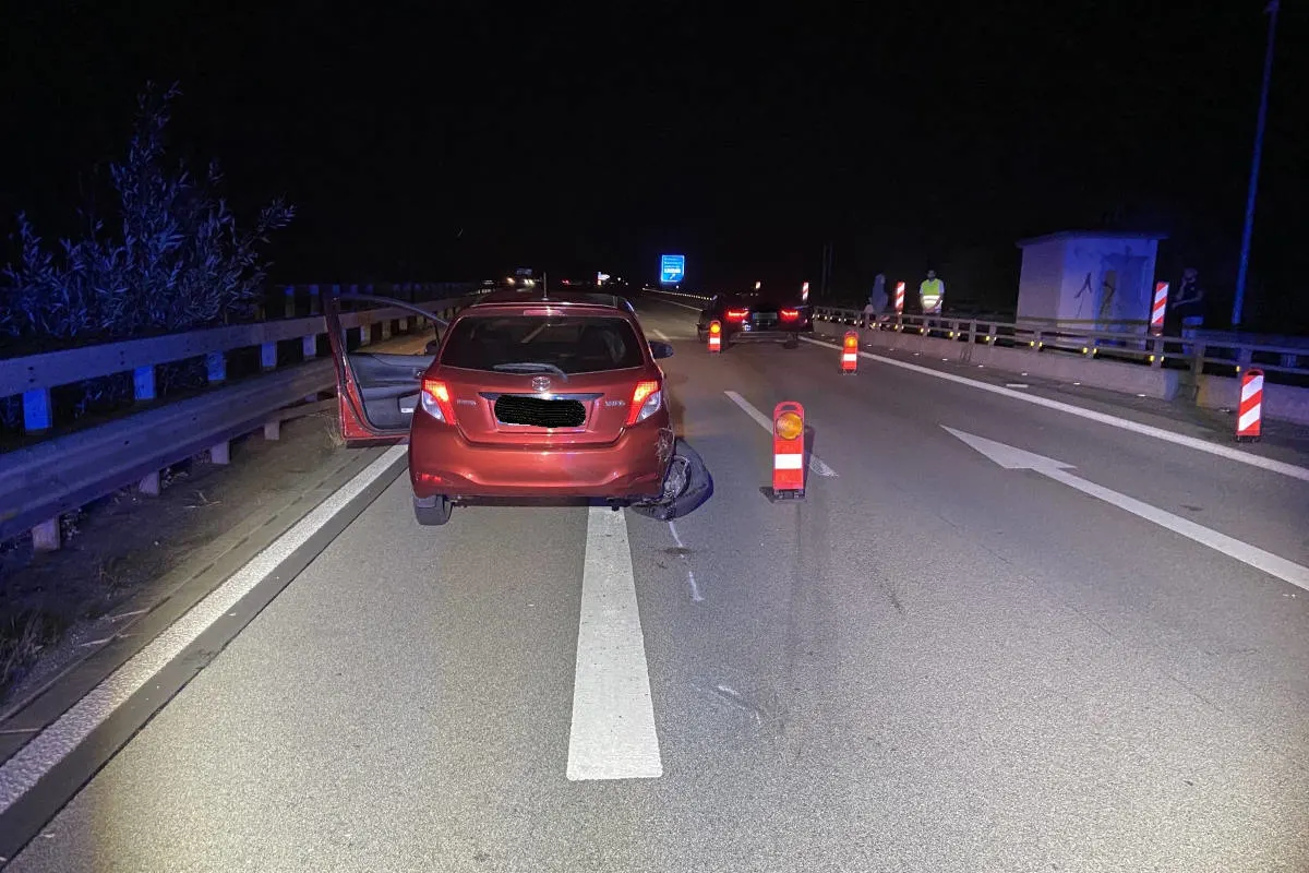 A6 Ramstein-Miesenbach – Fahrer stellt PKW auf der Autobahn zum Schlafen ab....