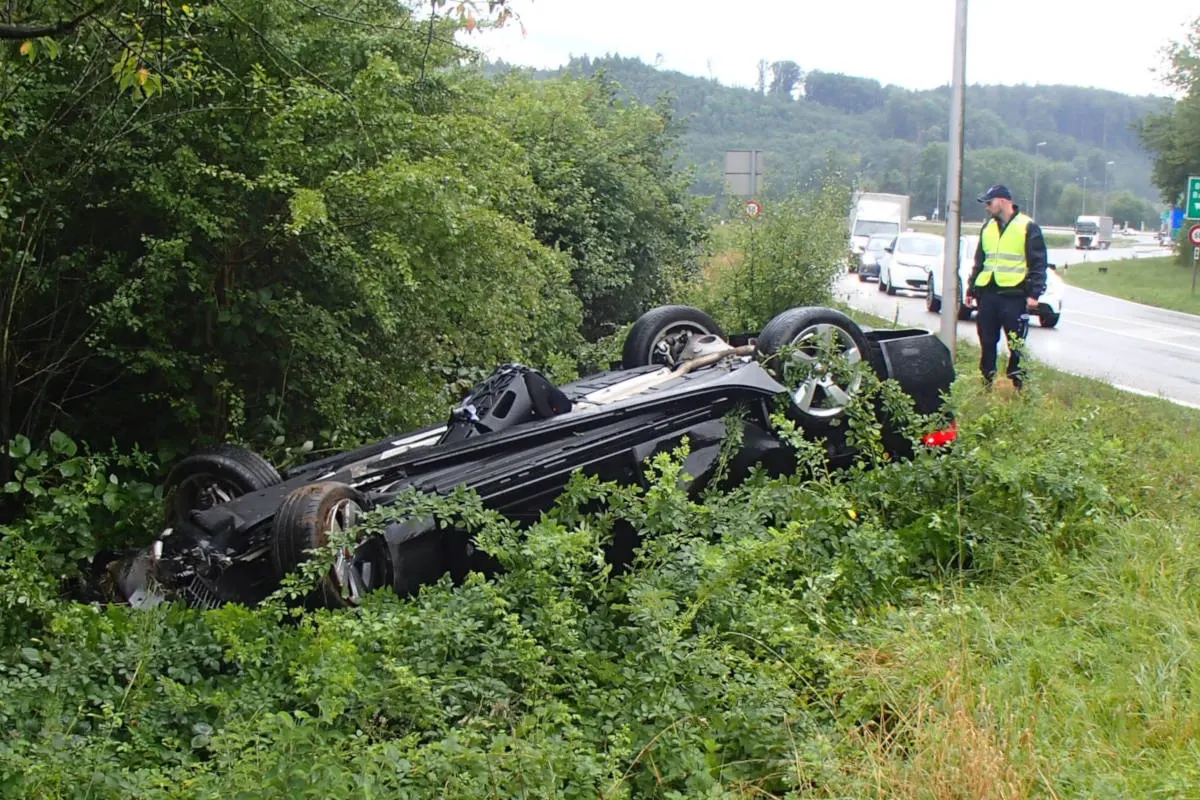 Rheinfelden AG - Selbstunfall auf der Riburgerstrasse 