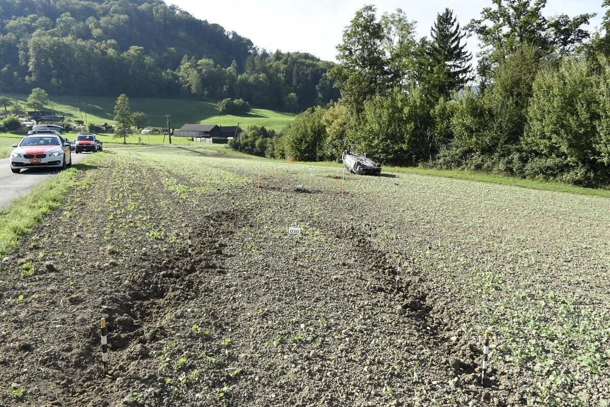 Pfungen ZH - Totalschaden nach Unfall 