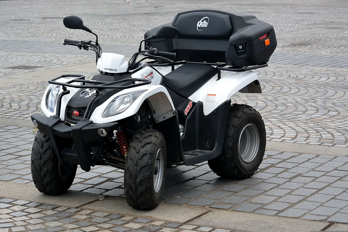Kroisbach – Betrunkener Quadfahrer verunfallt mit Kleinkind