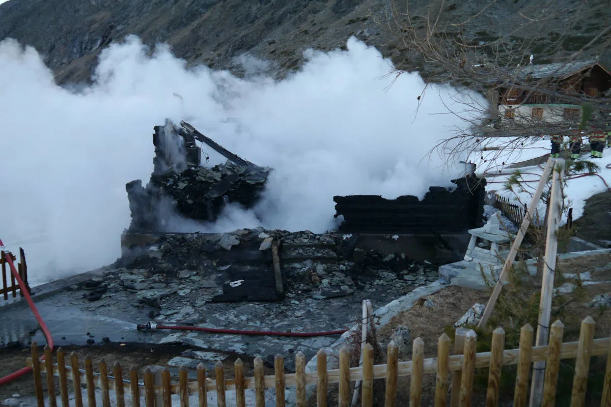 Täsch/Täschalpe VS – Alphütte durch Brand zerstört 