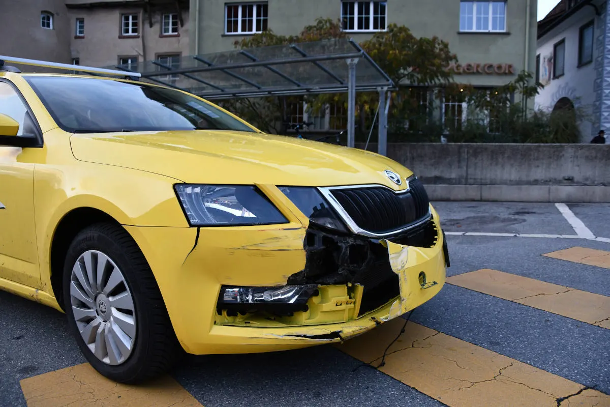 Unfall Chur GR - Personenwagen kollidiert mit Arosabahn