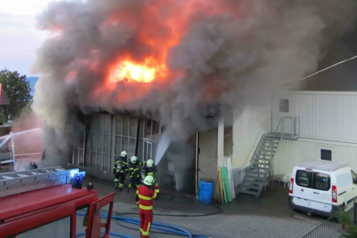 Beinwil am See AG - Brandausbruch in Fabrikationsbetrieb