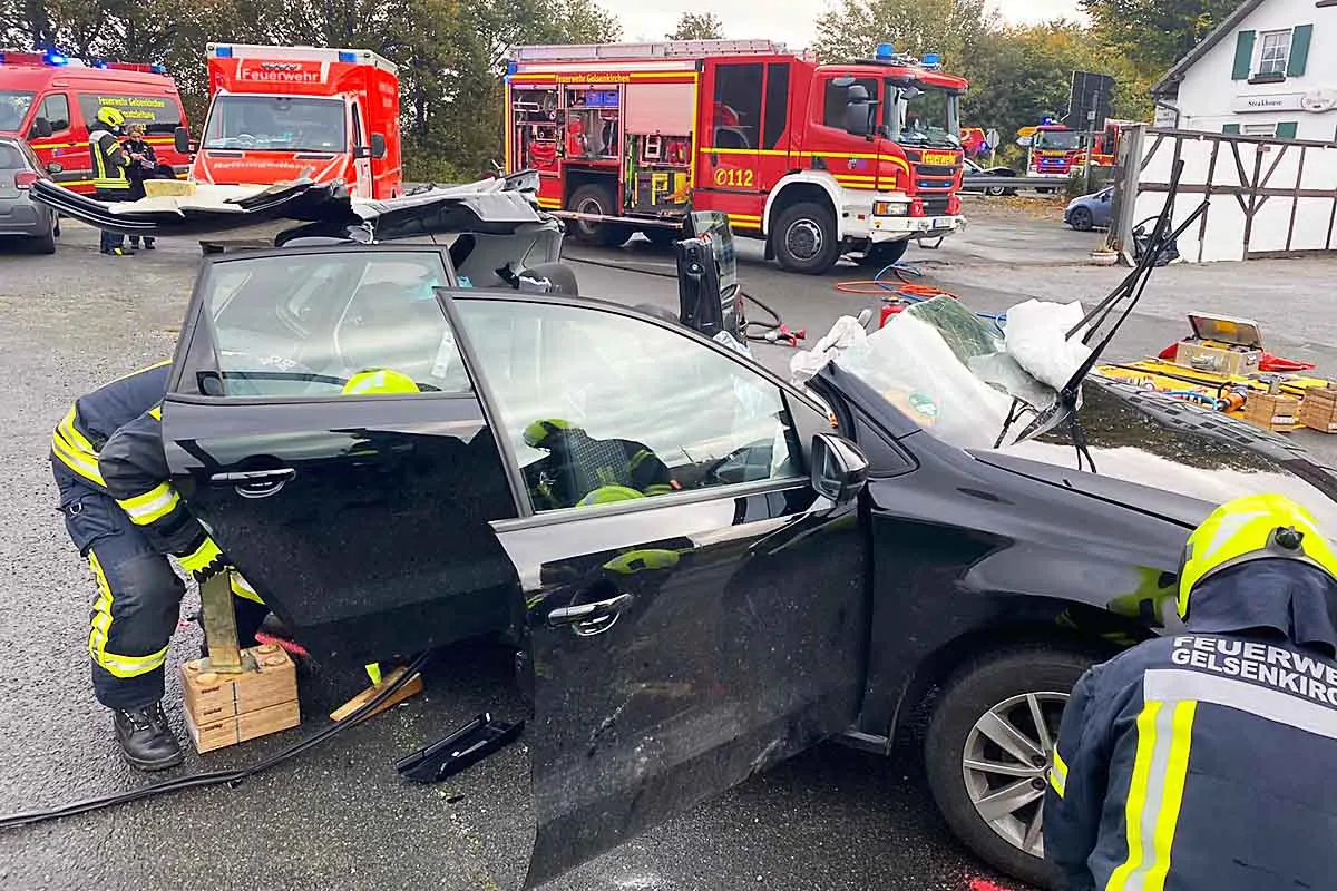 Heftiger Crash in Gelsenkirchen-Scholven - Verkehrsunfall fordert eine schwerverletzte Person
