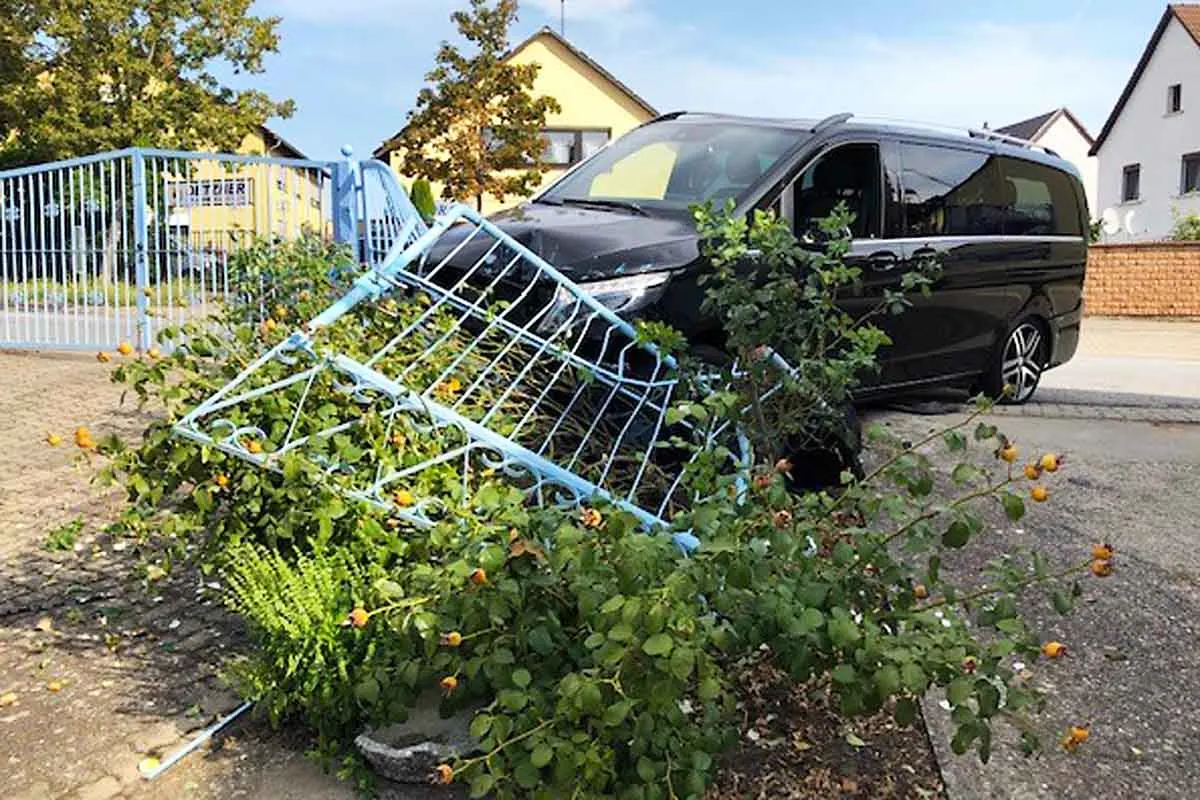 Mit über 3 Promille unterwegs in Speyer - Alkoholisierter Van-Fahrer kollidiert mit Zaun 
