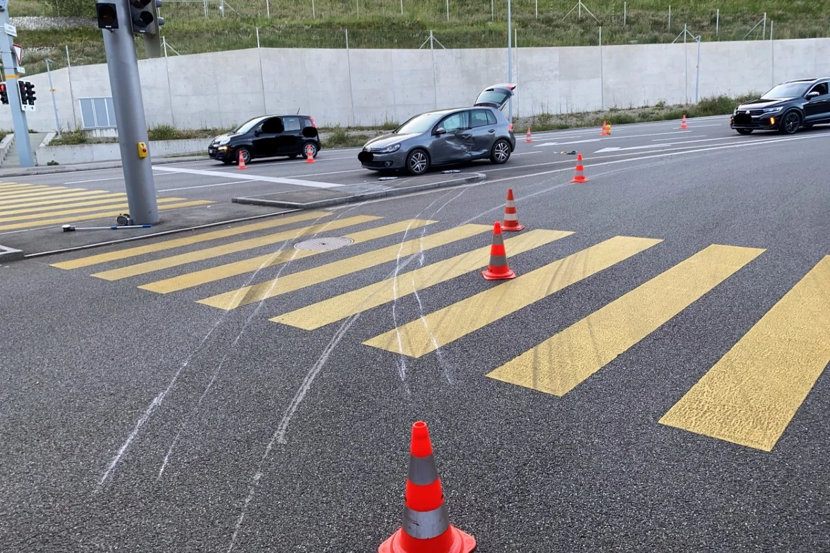 Neuhausen am Rheinfall SH - 4 Verletzte nach Unfall eines alkoholisierten Lenkers