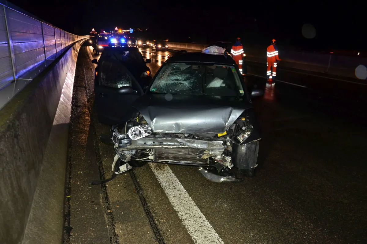 Sissach BL - Kollision fordert vier Verletzte