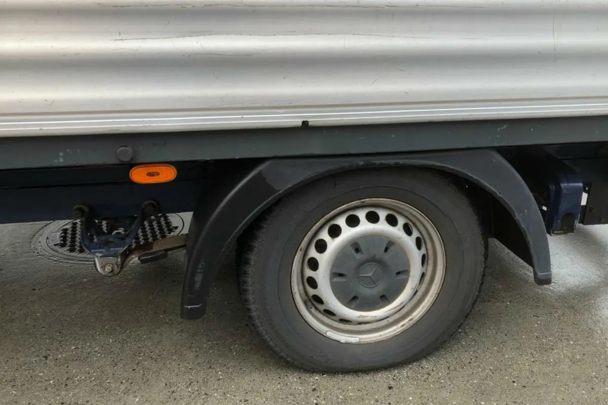 Mels SG - Lieferwagen massiv überladen