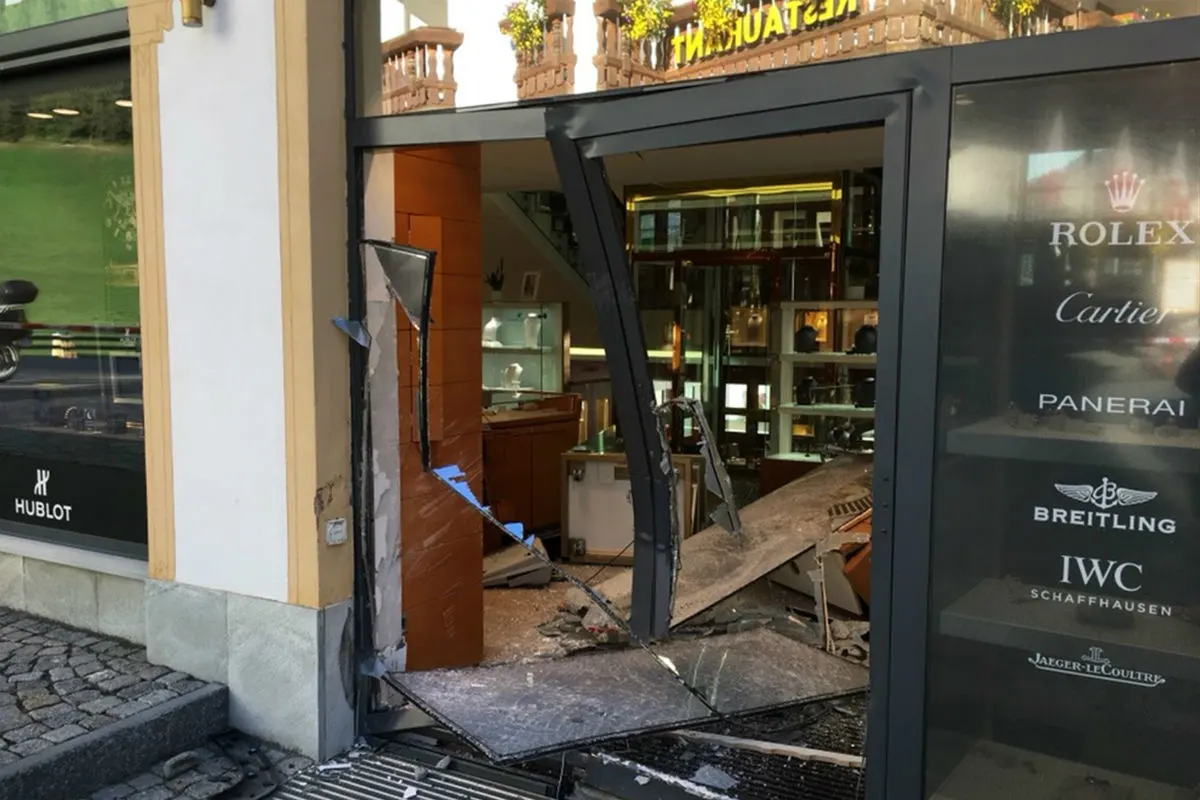 Samnaun Dorf GR - Einbruch in Bijouterie