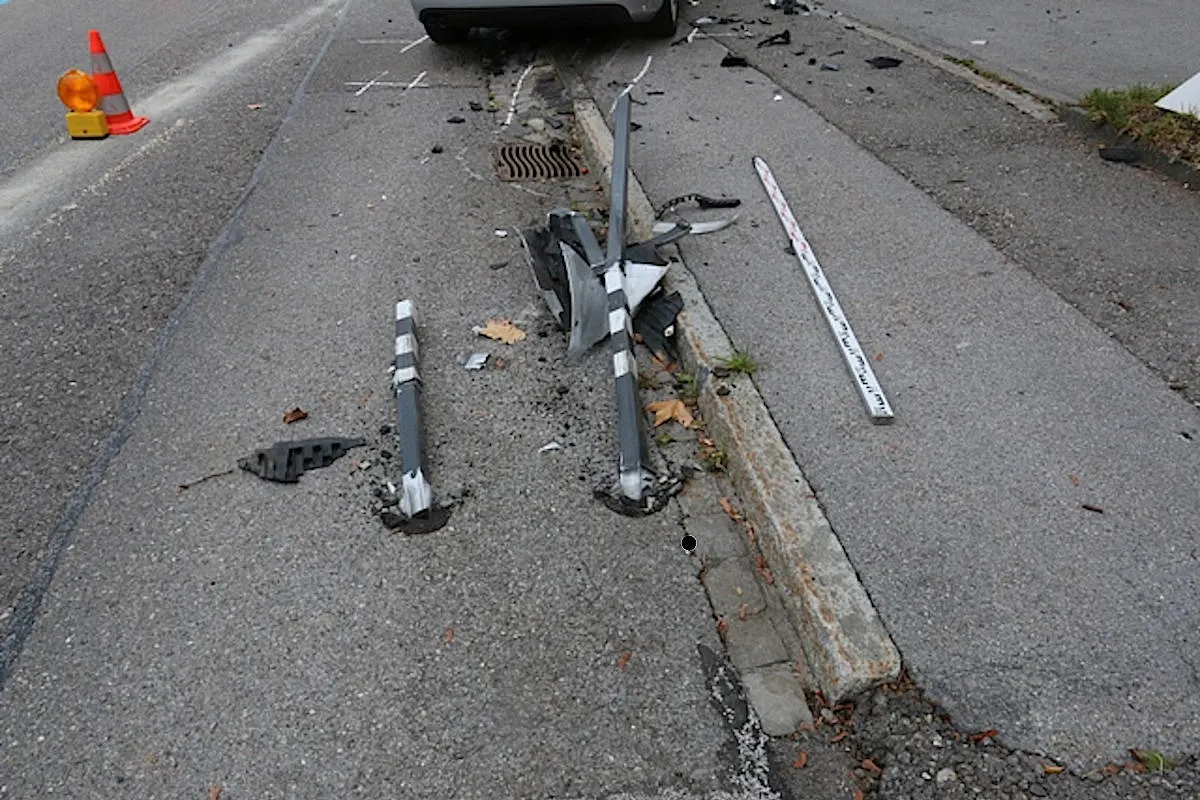 Stadt St.Gallen - Bei Sekundenschlaf Tafel umgefahren