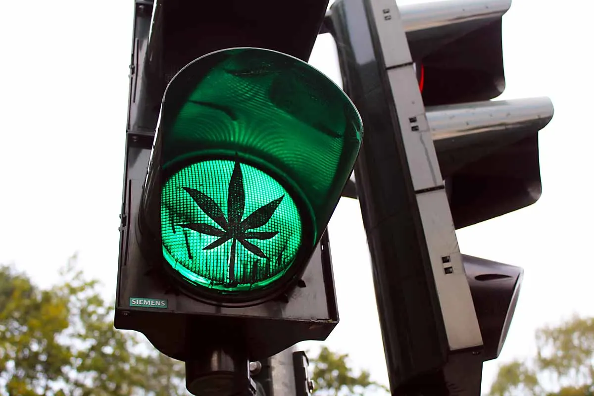 Cannabis-Ampel in Gelsenkirchen - Vier Lichtzeichenanlagen mit Hanfblatt versehen