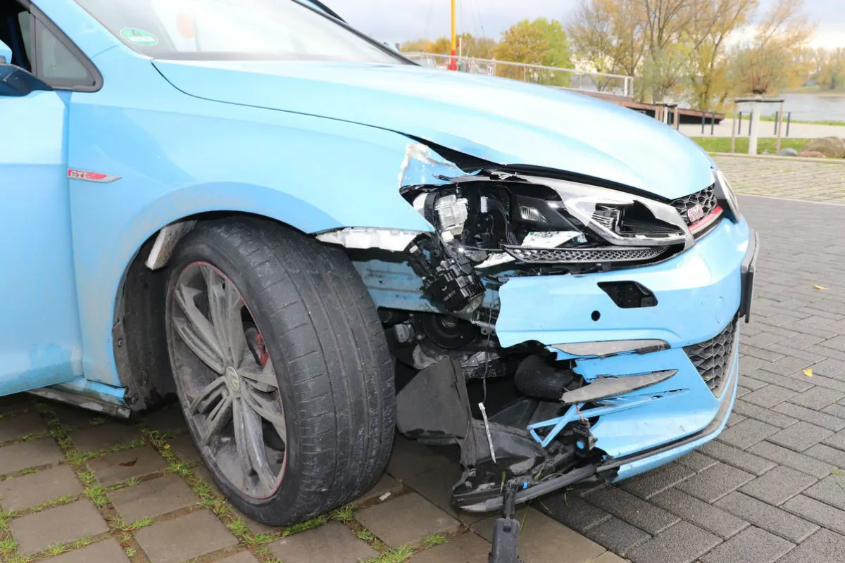 Monheim am Rhein - Polizei stoppt Verkehrsrowdy 