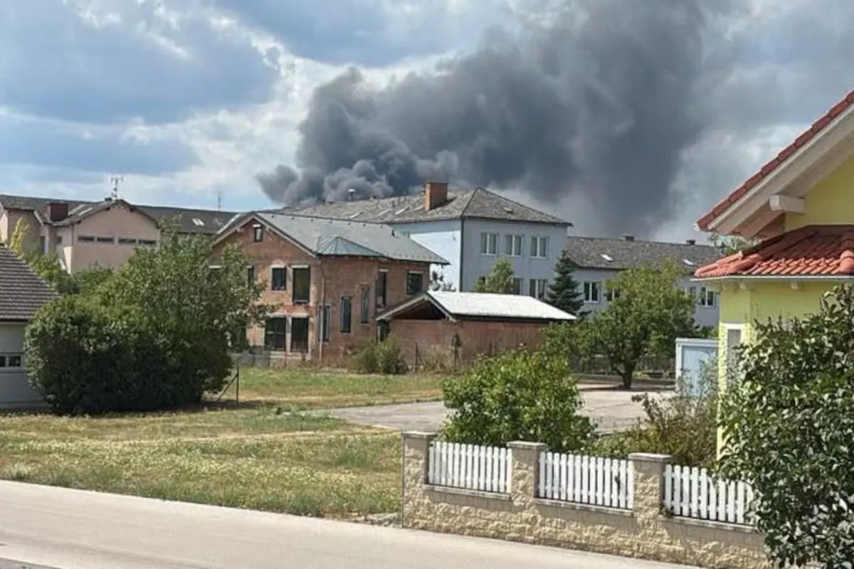 Winzendorf – Explosion und Brand in Werkshalle