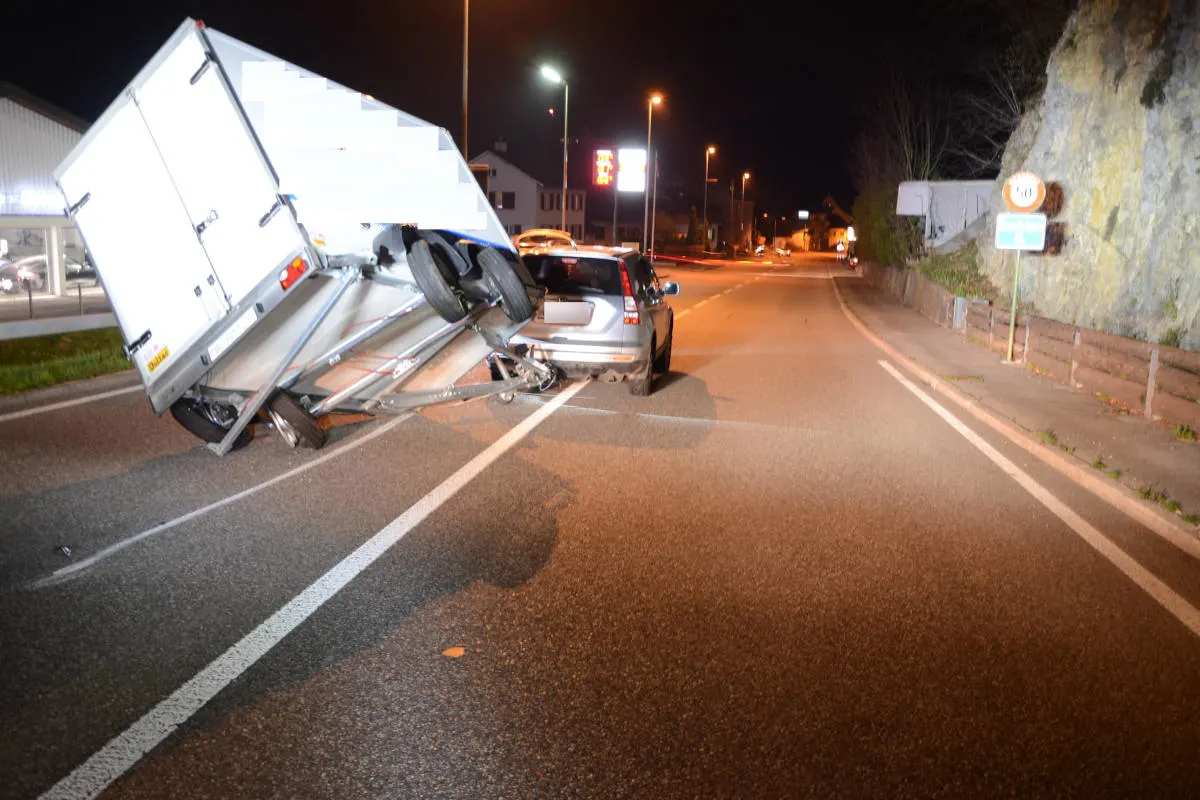 Buckten BL - Kollision zwischen zwei Personenwagen