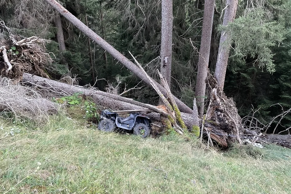 Langwies GR - Quad überschlägt sich bei Unfall mehrmals