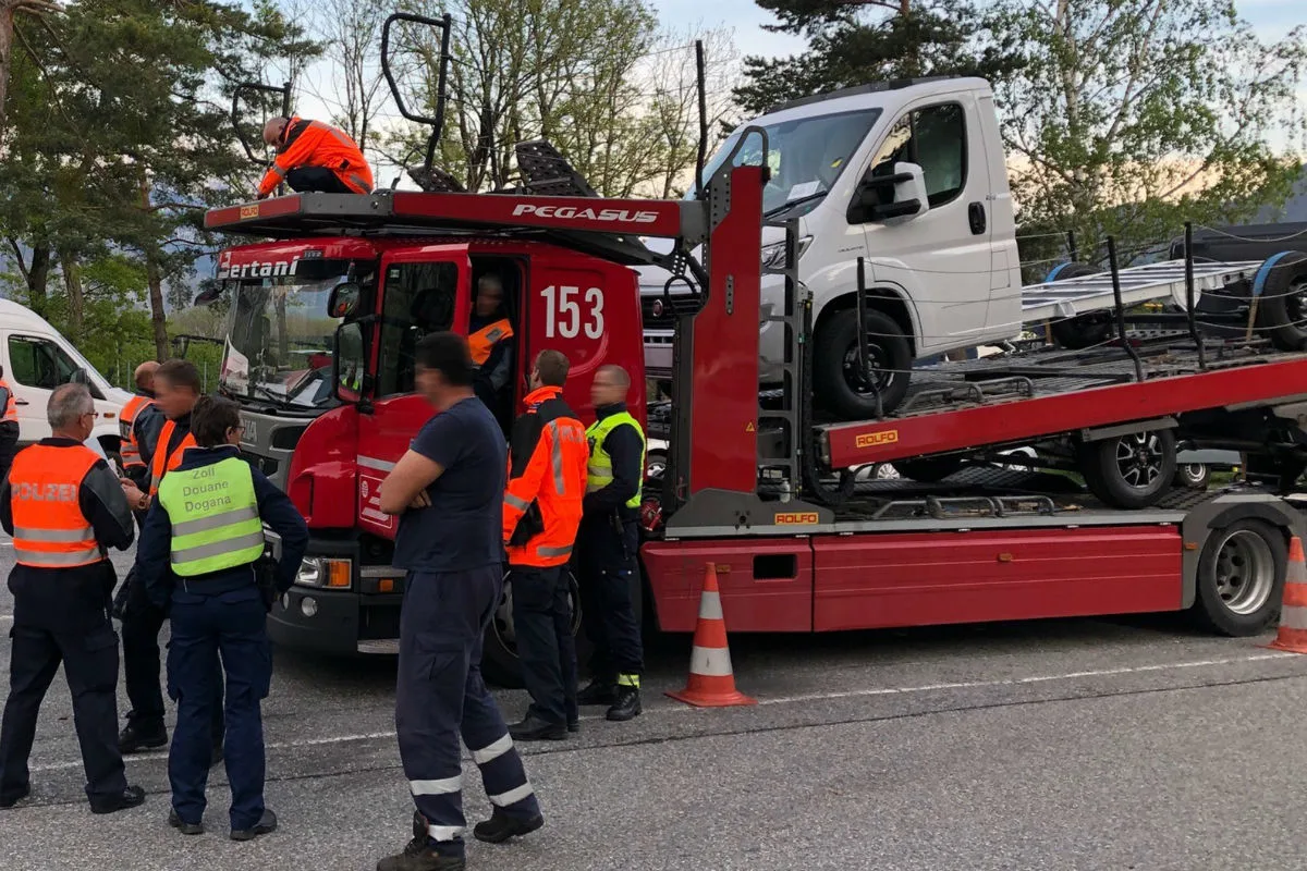 Zizers GR - Kontrollen mit Schwerpunkt Fahrzeugtechnik - Raser erwischt 