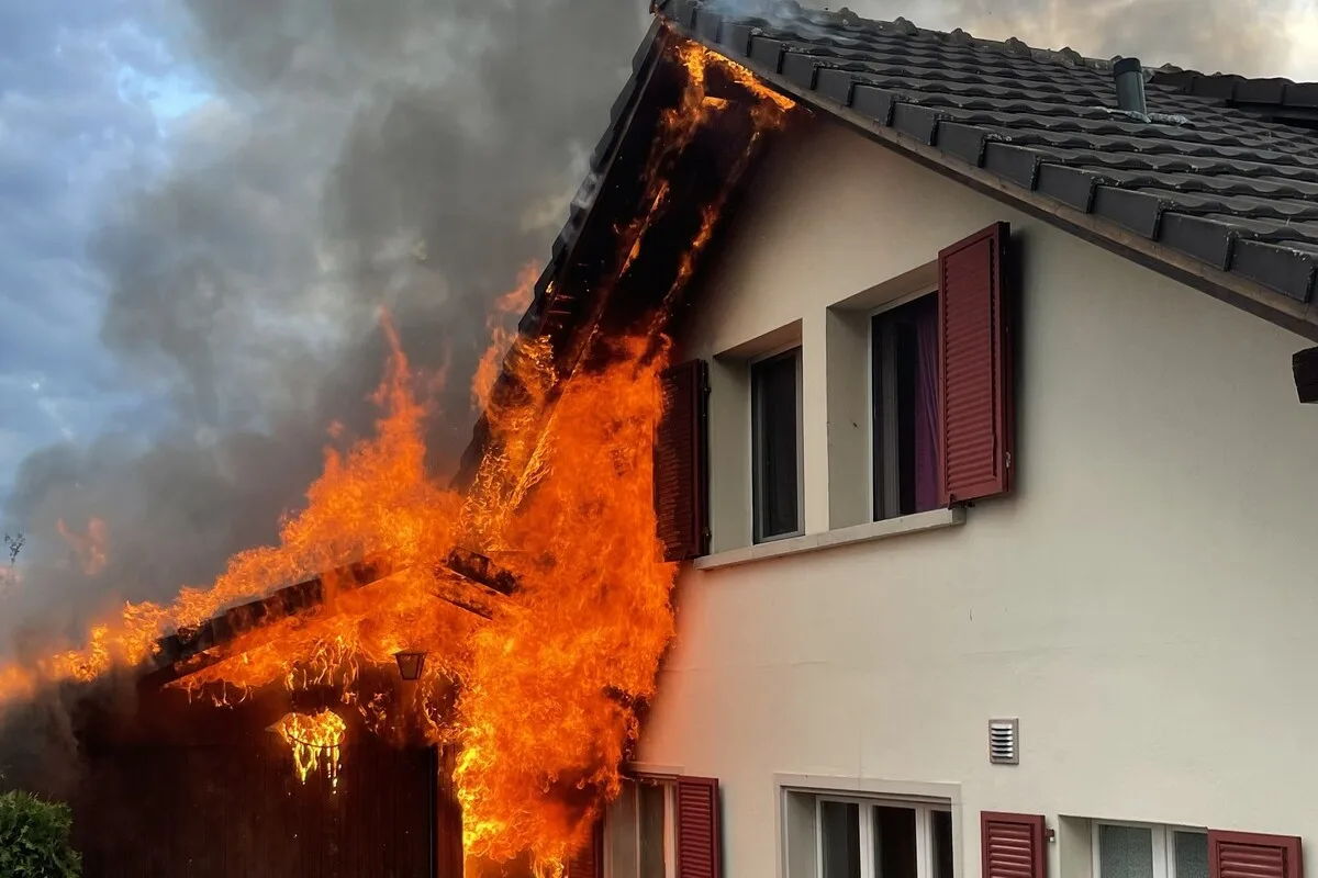 Leutwil AG - Beträchtlicher Sachschaden nach Brand 
