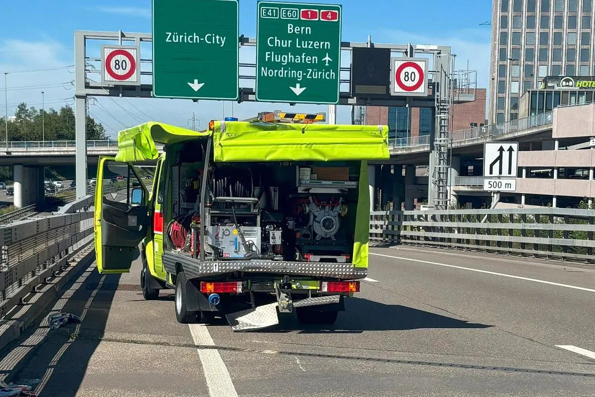 A1 / Wallisellen ZH - Motorradfahrer bei Verkehrsunfall schwer verletzt 