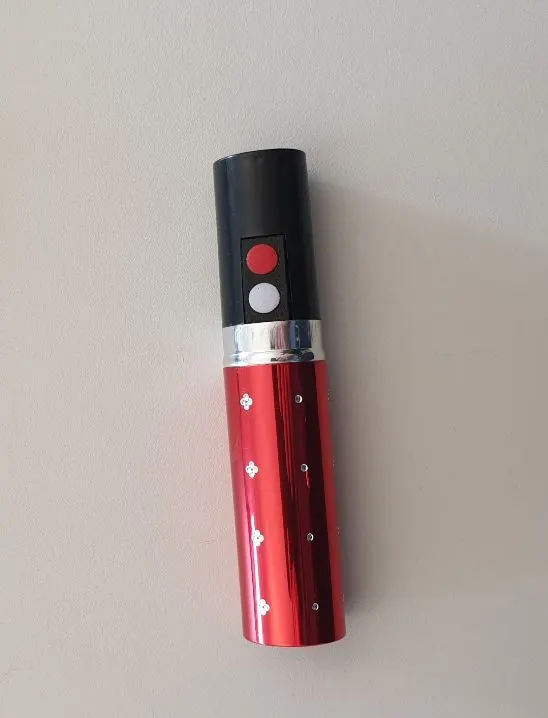 600 Taschenlampen mit Elektroschockfunktion gefunden