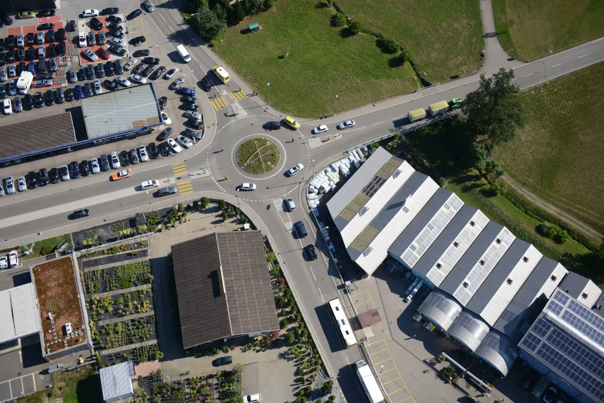 Zuzwil SG - Auto stösst mit E-Bike zusammen
