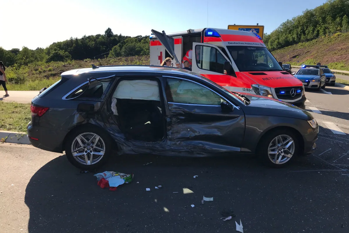 Kind bei Crash schwer verletzt