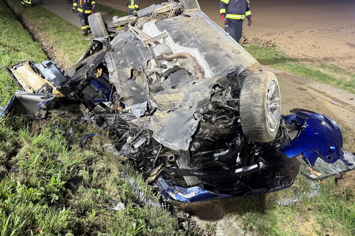 Schwerer Unfall bei Rudersdorf – Pkw überschlägt sich