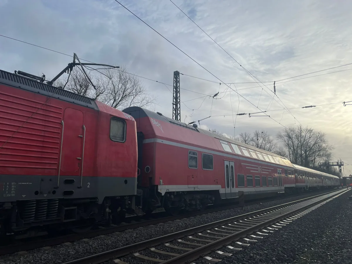 Hannover – Eichhörnchen sorgt für Streckensperrung und erheblichen Oberleitungsschaden