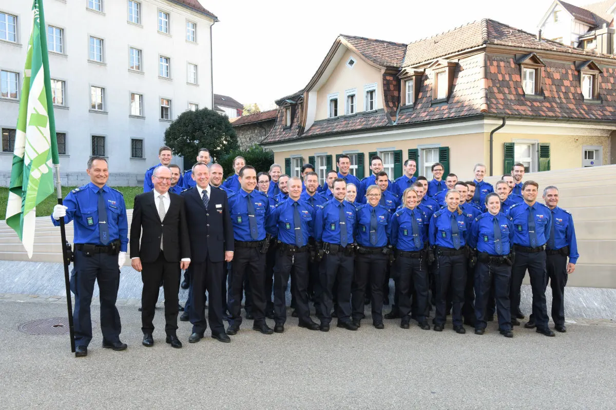 St. Gallen SG - 35 Polizeiangehörige ins Korps aufgenommen