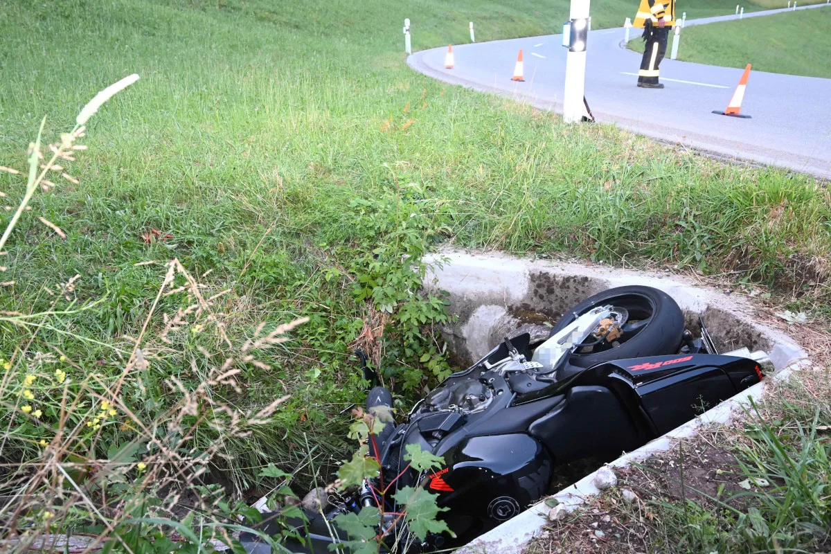Mühlrüti SG – 19-Jähriger bei Unfall mit Motorrad verletzt