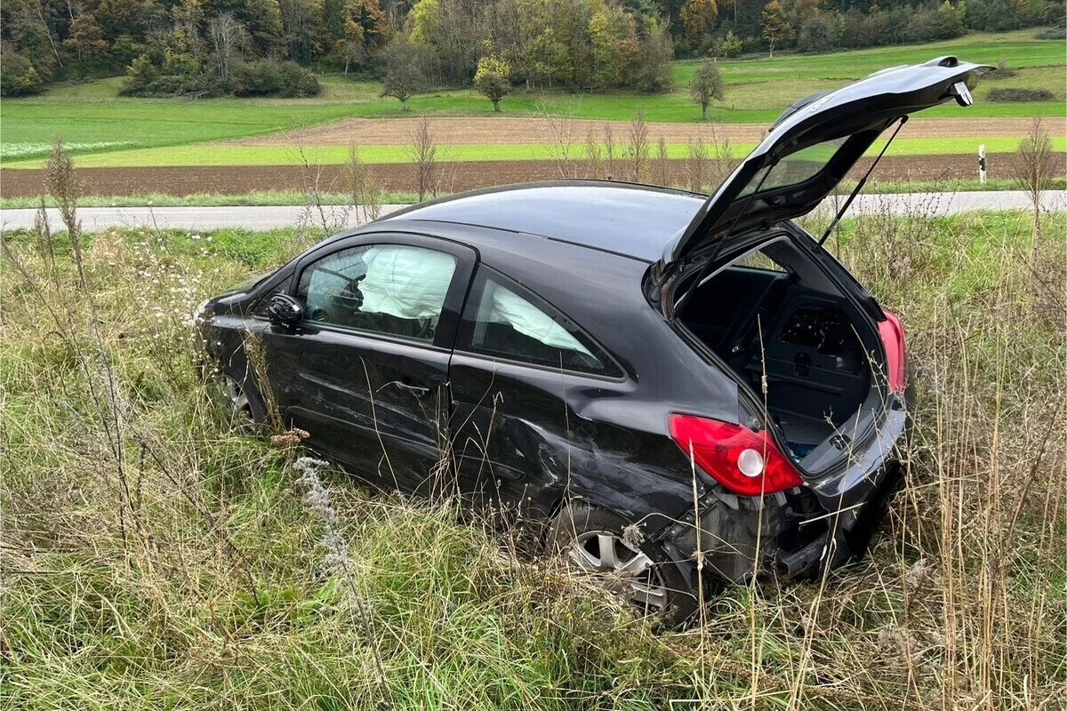 Beringen SH - Seitliche Frontalkollision zwischen zwei Autos