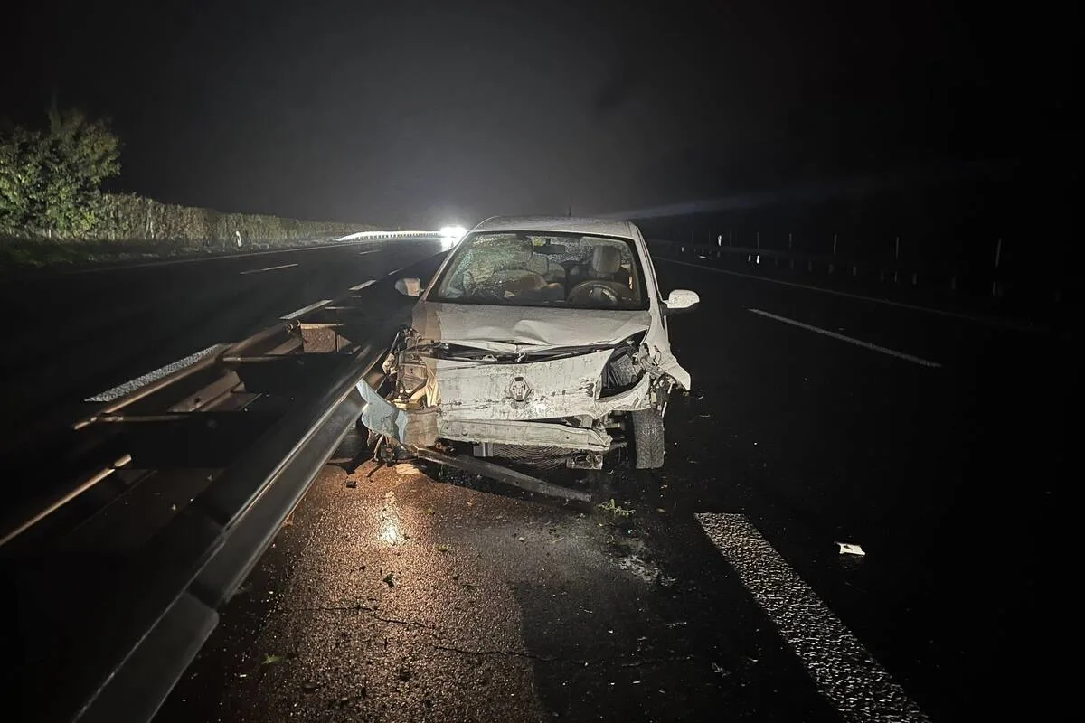 Safenwil/A1 AG - Ins Heck eines Polizeiautos geprallt 