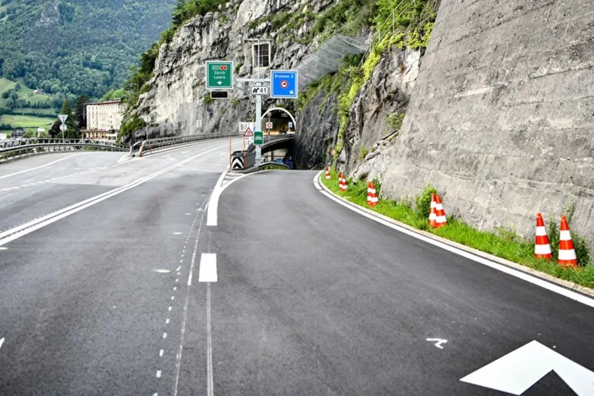 Mositunnel auf der Axenstrasse gesperrt