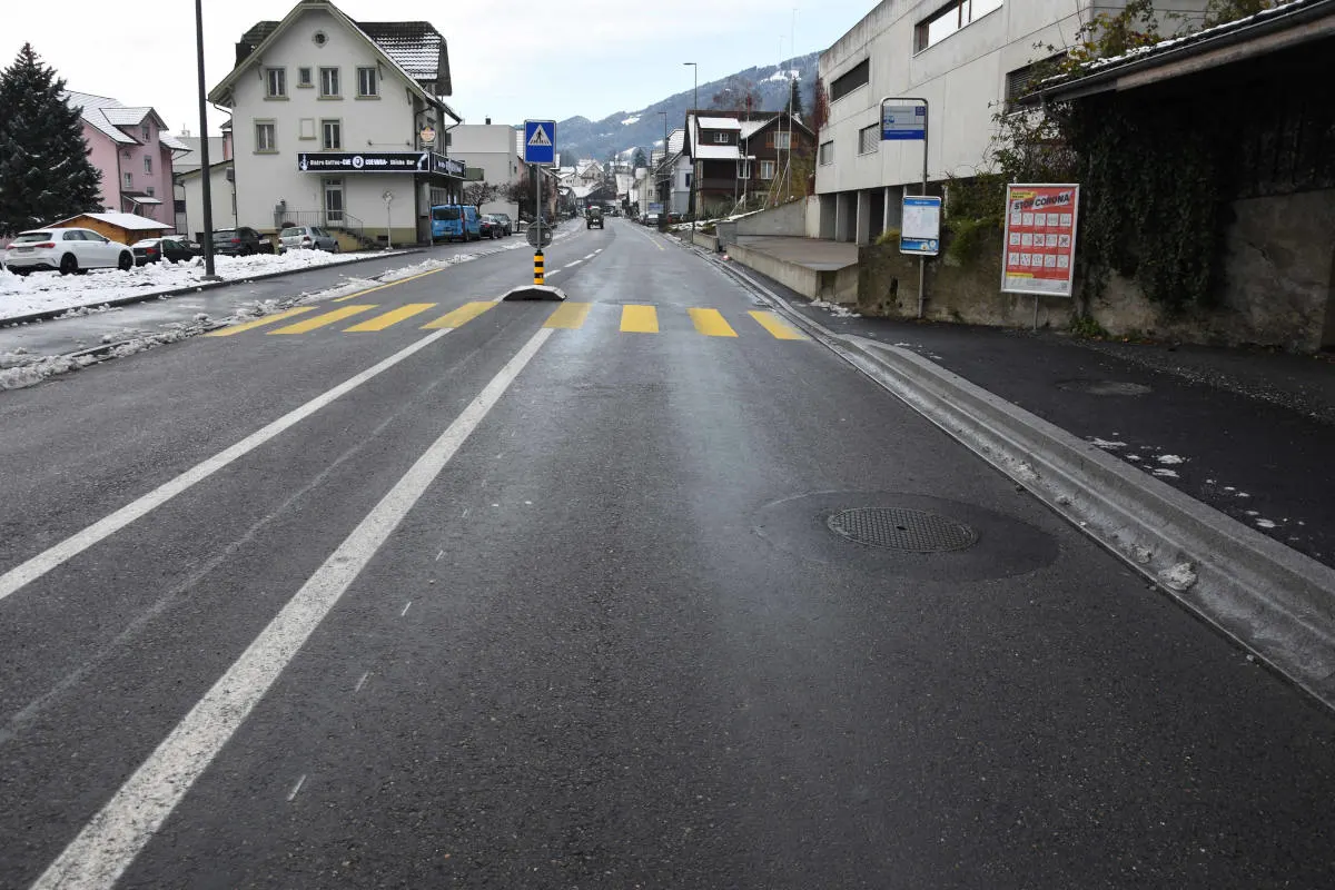 Schrecklicher Unfall in Heerbrugg SG – Auto fährt in Fussgängerin