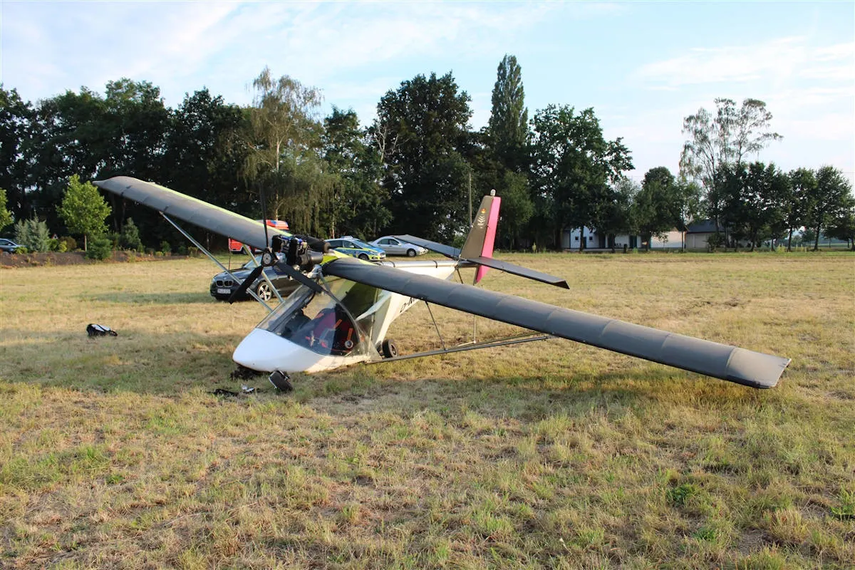 Stemwede – Nicht geplante Landung eines Ultraleichtflugzeuges auf einer Wiese