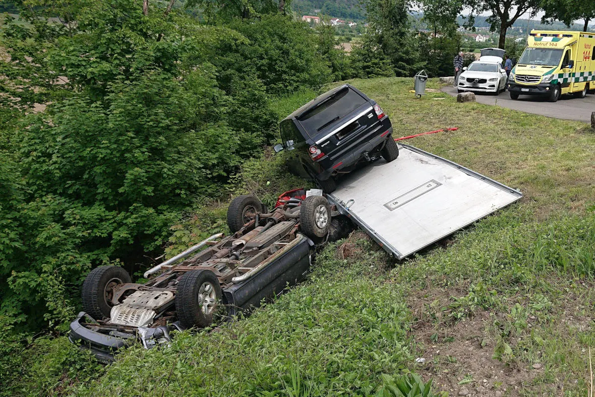 Full-Reuenthal AG - Fahrzeugkomposition überschlagen