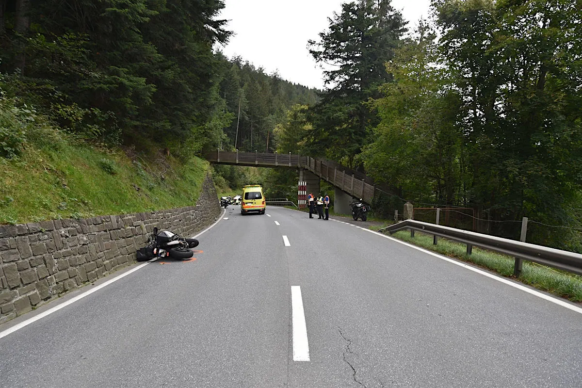 Sils im Domleschg GR - Unfälle von zwei Motorradfahrern