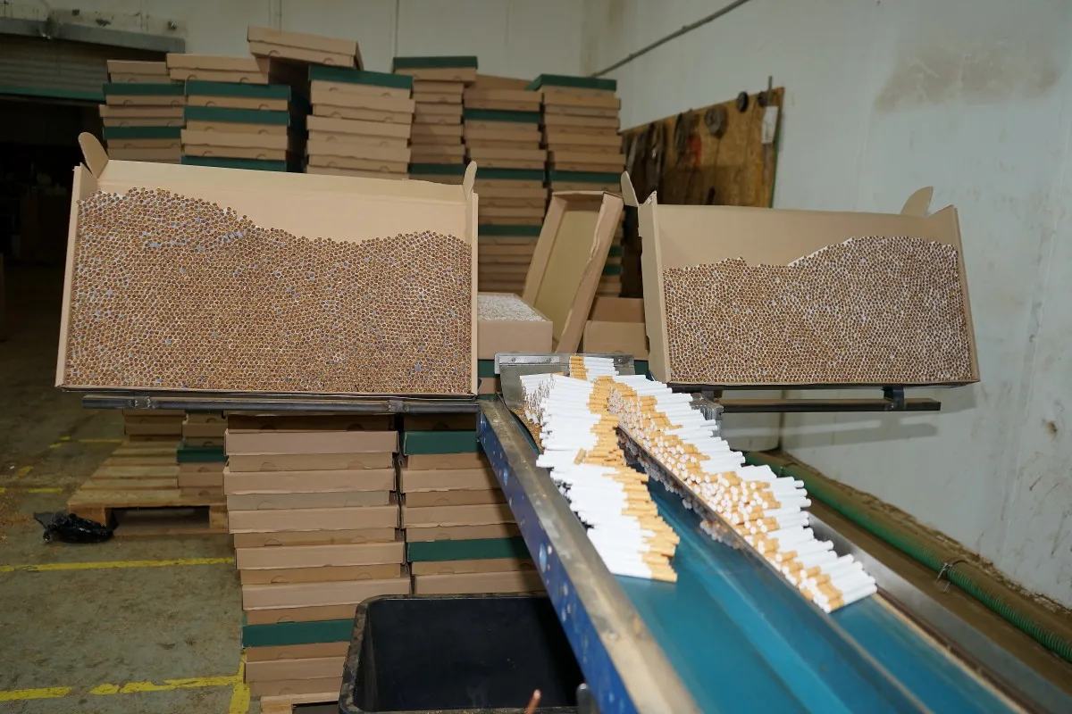 Cottbus - Zollfahndungsamt stoppt illegale Zigarettenproduktion