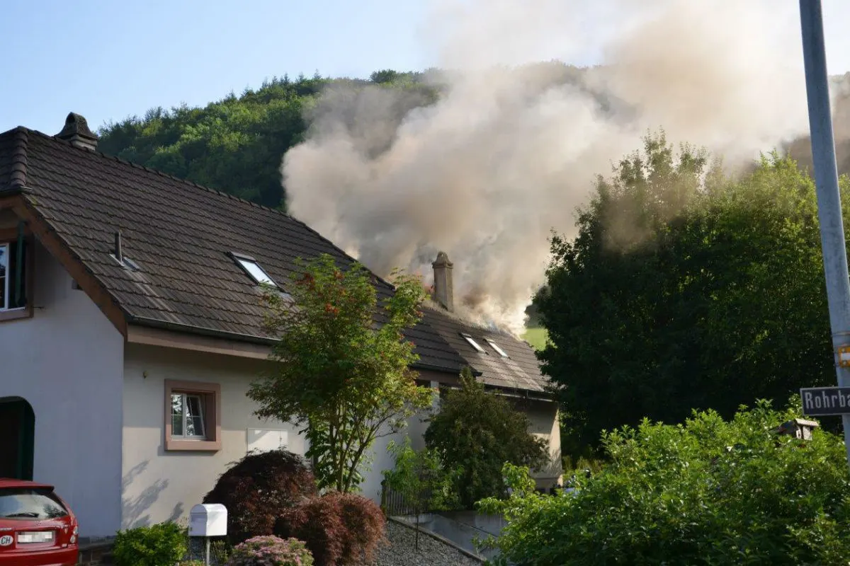 Gelterkinden BL - Dachstockbrand in Einfamilienhaus