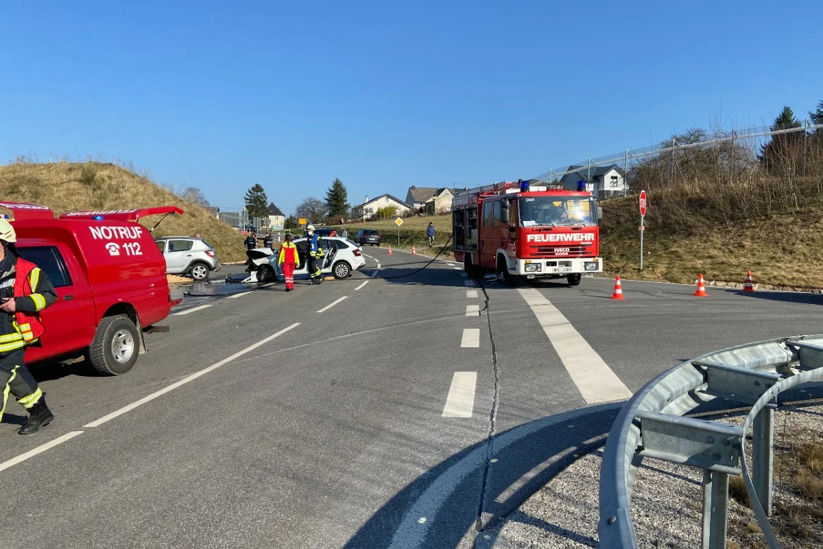 Longkamp - Autolenkerin übersehen - heftige Kollision folgte