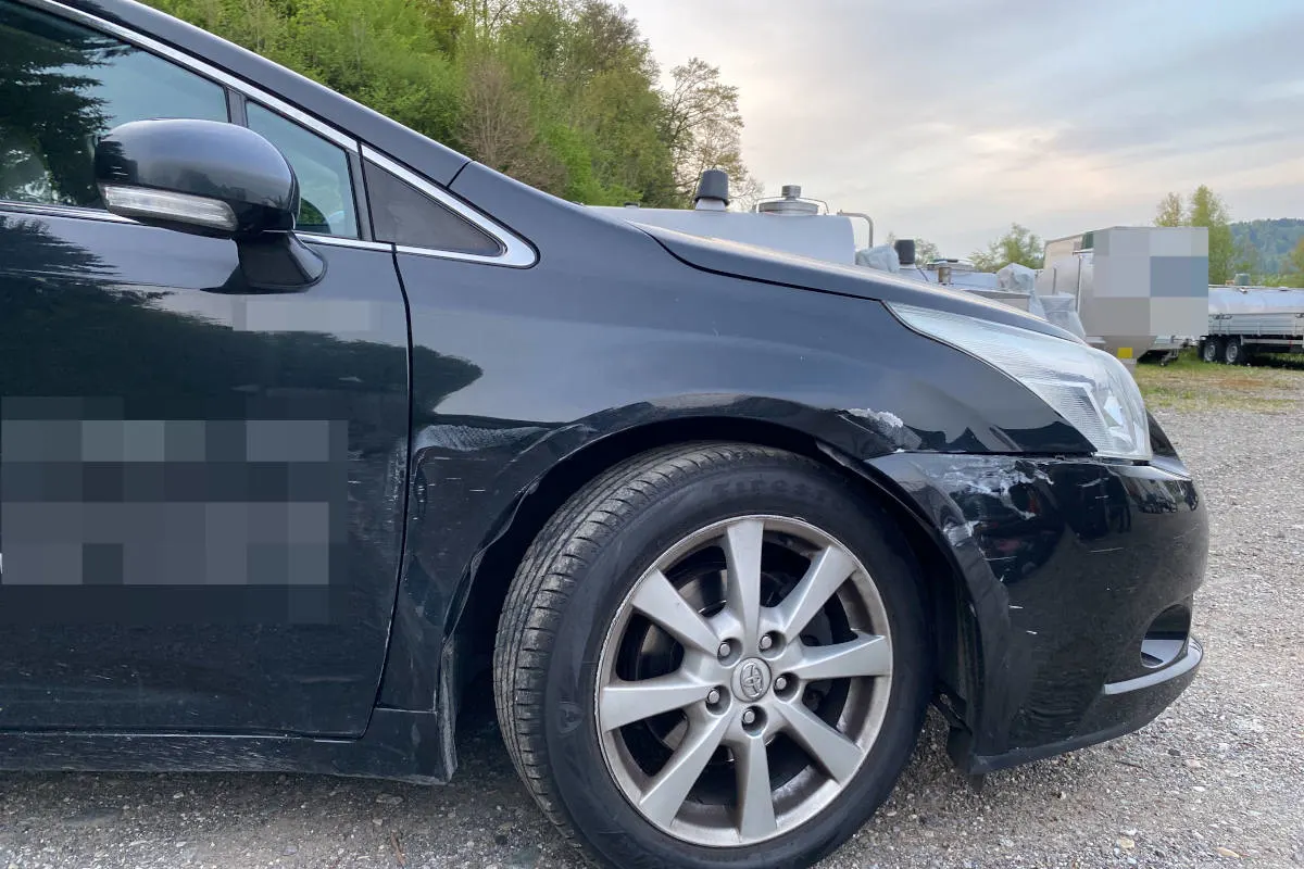 A2 Strengelbach AG – Rechts überholt und Unfall verursacht