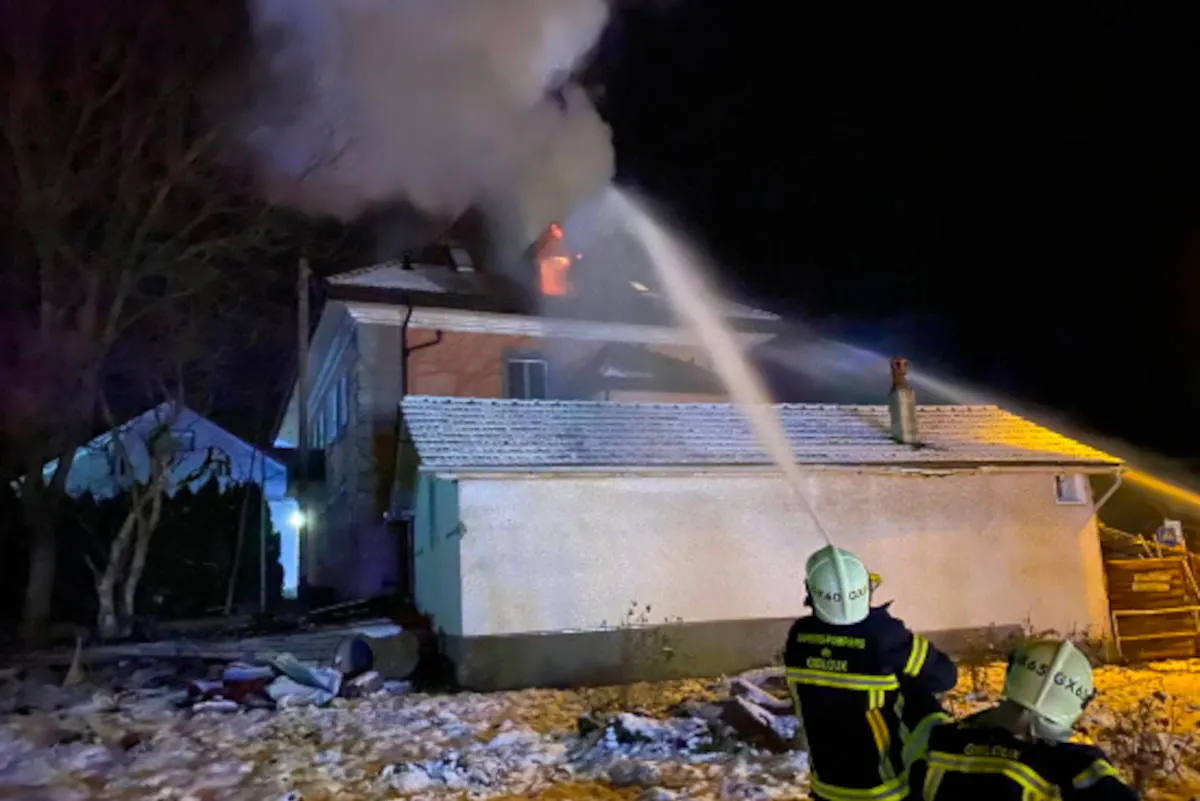 Farvagny-le-Grand FR – Brand in einem Mehrfamilienhaus