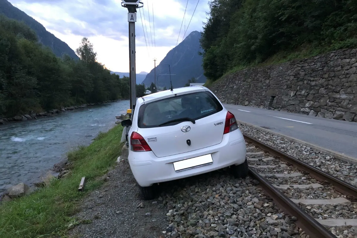 Le Prese - 20-Jährige baut wegen Wild Unfall!