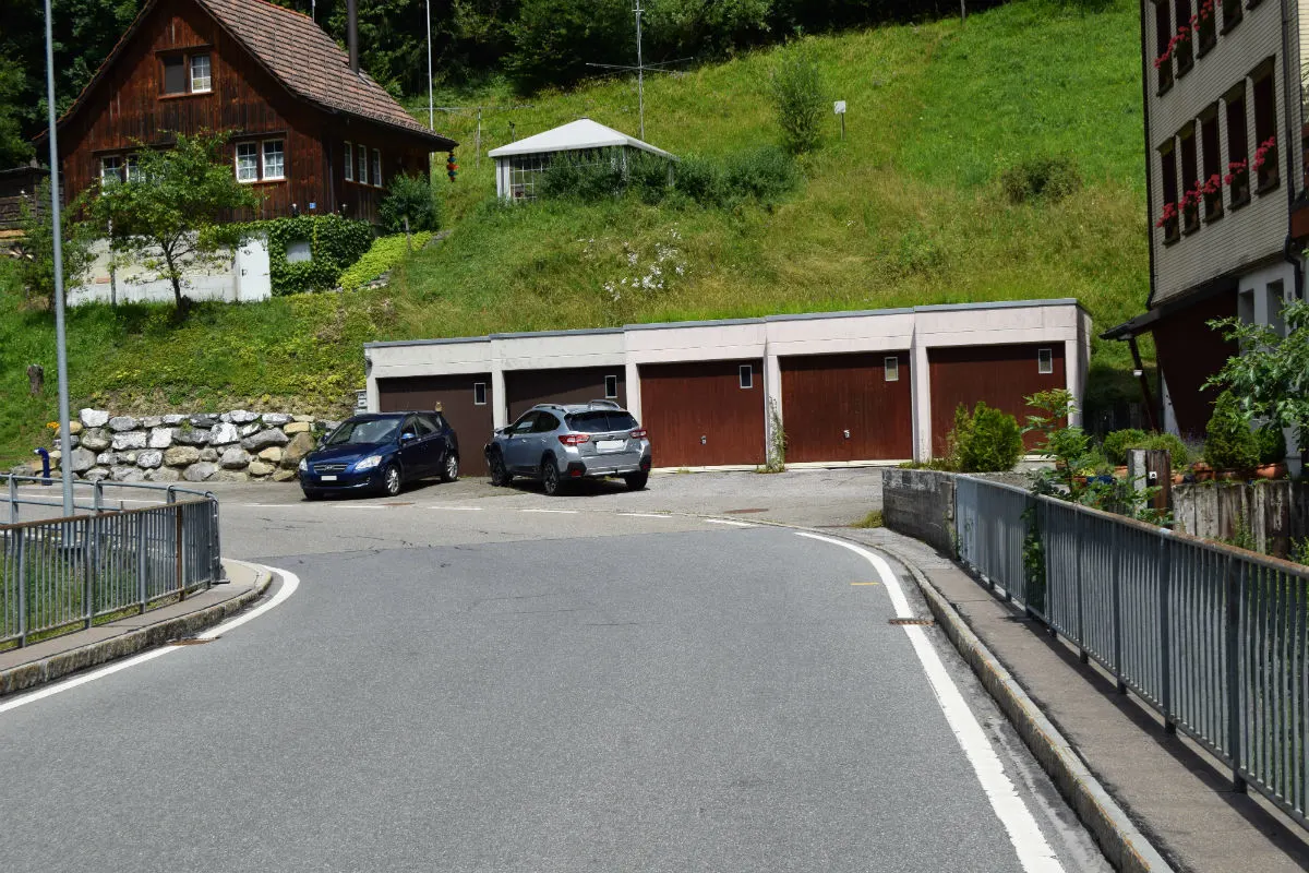 Trogen AR - Pedale verwechselt und in Garage geprallt