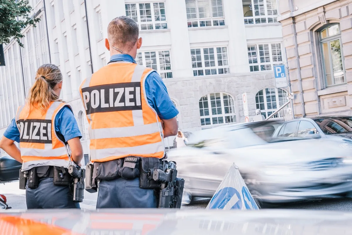 St. Gallen - Fahrlehrer ohne Bewilligung in Verkehrskontrolle hängengeblieben
