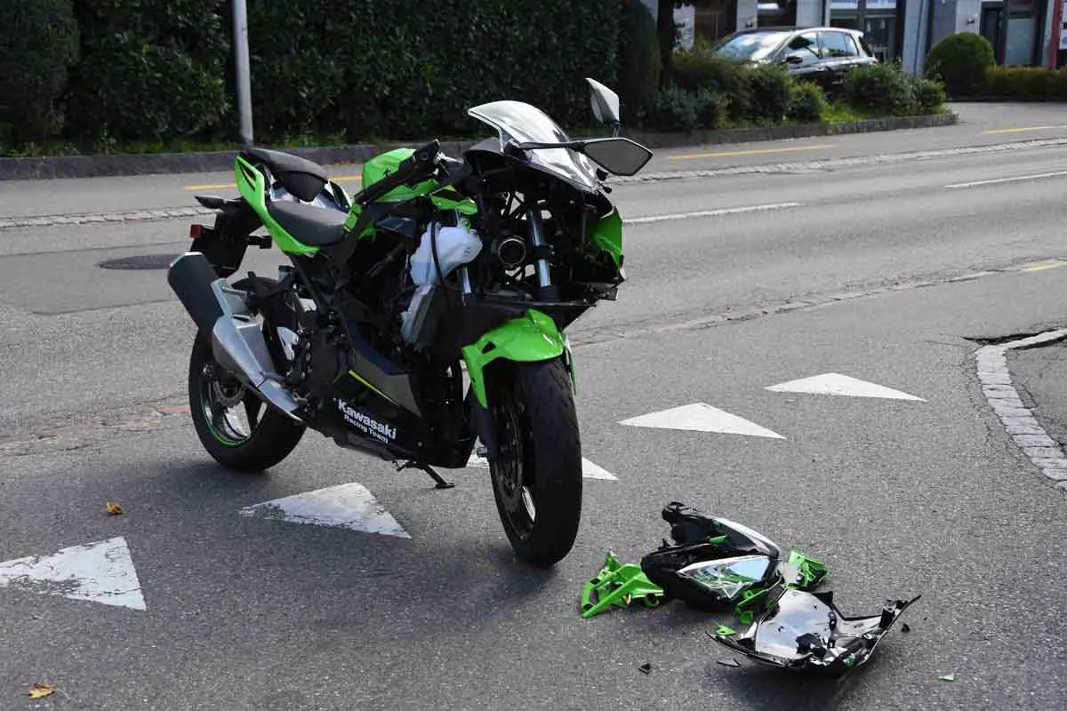 Arnegg SG - Unfall zwischen Linienbus und Motorrad