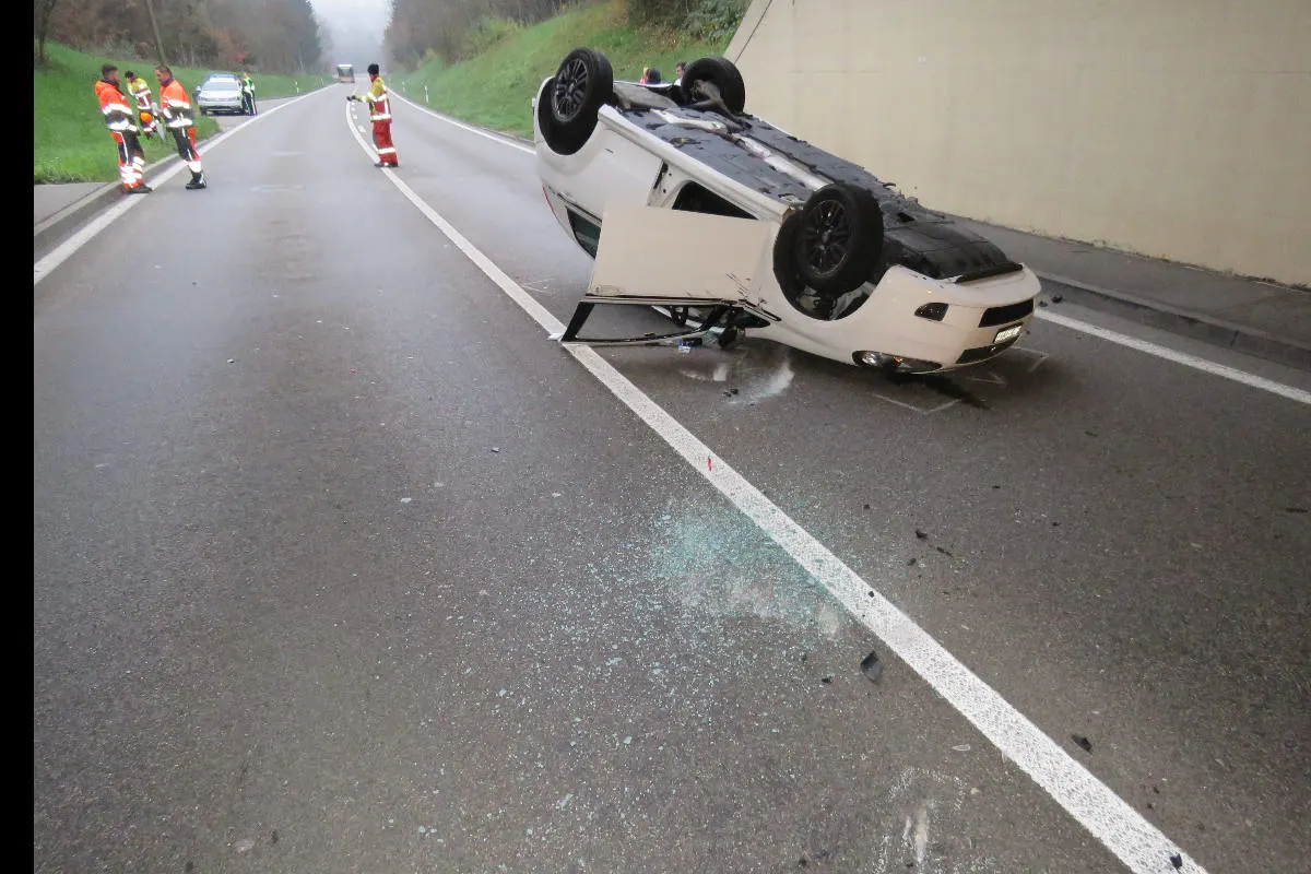 Villigen / Bremgarten AG - Am Steuer eingenickt