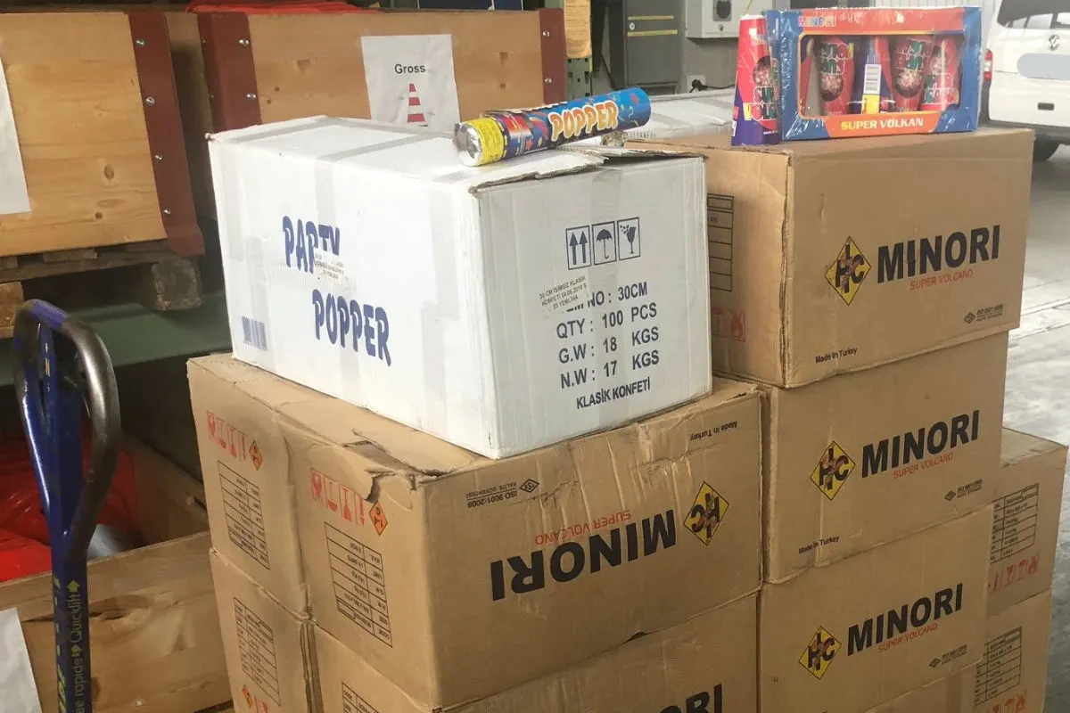 SVKZ Stadt SH - Sattelzug mit illegalem Feuerwerk und technischen Mängeln